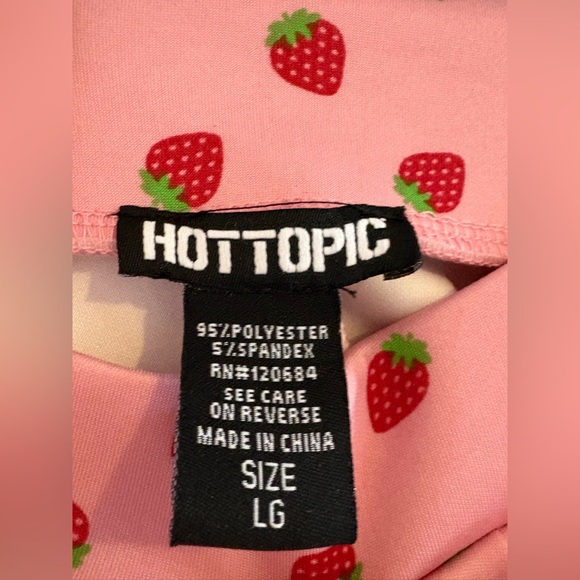 Hot Topic Pink Strawberry Pattern Laced In Bows Mini Pleated Skirt Size US L - Picture 3 of 8